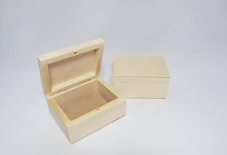 Dřevěná krabička na šperky  (10cm x 8cm x 4,9cm)