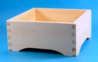 Dřevěná krabička otevřená ČTVEREC - ozdobné výřezy (20 x 20 x 9cm)