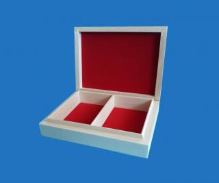 Dřevěná krabička se sametem (16cm x 12cm x 3,5cm)
