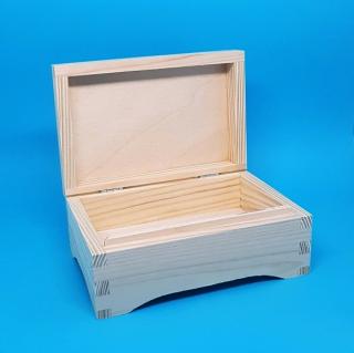 Dřevěná krabička - truhlička zdobená (16cm x 10,5cm x 6,5cm)
