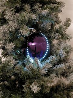 Sněhové LED koule, 8 cm, fialová, 5 ks (LEDky svítí efektem “běžícího světla”)