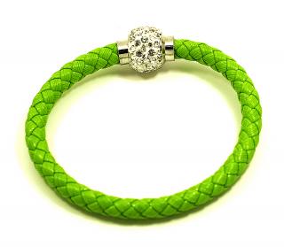 Náramek pletený s kuličkou a magnetickým zapínáním obvod 20 cm různé barvy Barva: Zelená