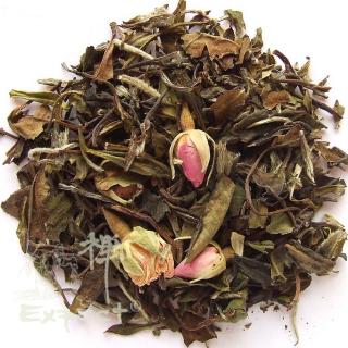 Aromatizovaný čaj Pai mu tan lískovooříškové pohlazení Hmotnost: 100 g