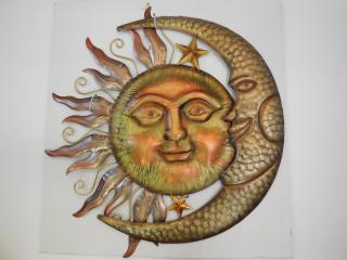 Kovové slunce s měsícem