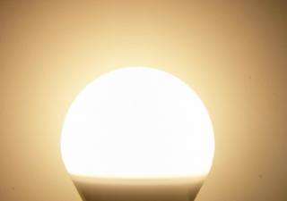 Stmívatelná LED žárovka 10,5W IQ-LEDDIM se závitem E27 A60 Barva světla: Teplá bílá