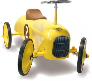 Historické závodní auto - žluté