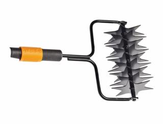 Provzdušňovač trávníku FISKARS QUIKFIT 20cm 1000689