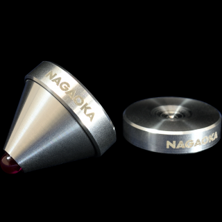 Nagaoka Izolátor Vibrací INS-SU 01 kombinující kov a rubínovou kuličku (Antivibrační sada hrotů a podložek nejvyšší kvality)