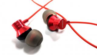 aiwa ESTM-50  Bezkonkurenční zvuková kvalita / cena / provedení - pokročilý zvuk doladěný zvukovými inženýry Aiwa Europe Barevné provedení: červené