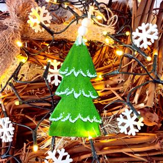 Vánoční stromeček pro štěstí zelený (Dřevěná, ručně malovaná dekorace Stromek)