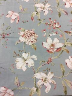 Bílé květy  CA460 (originální textilie na závěs, polštáře, ubrus....)