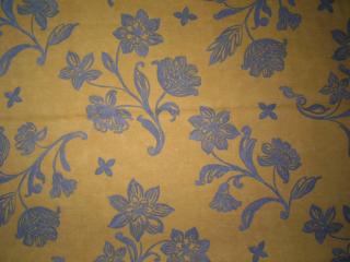 Modré květy na žluté 4,8 metru (pevná bavlněná textilie - závěs - přehoz, polštář, čalounění)