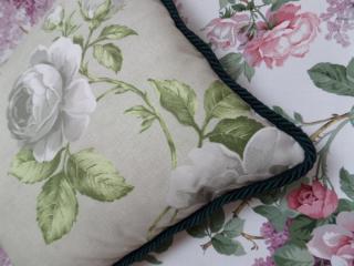 Originální polštář "Bílé růže"  OP39 (bavlna, 38cm x 38cm)