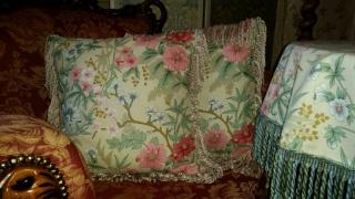 Originální polštář "Pastelové květy"  OP66 (lemováno třásněmi, bavlna, 42cm x 42cm)