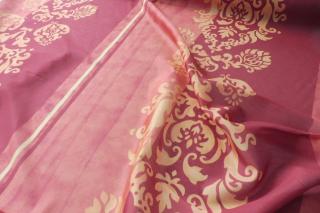 Ornamenty v pruzích (vzdušná textilie na závěsy)