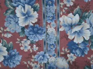 Pastelové květy v modré  SLEVA (květinová bavlna na závěsy, ubrusy, polštáře)