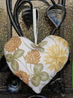 Srdce   "Luční květy" (velké dekorativní srdce na okenní/dveřní kliku, nábytkové kování)