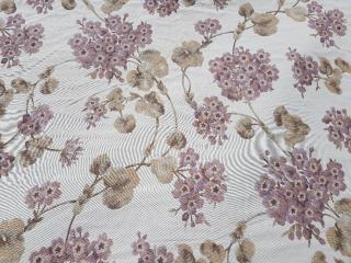 Tkané květy v levandulové (příjemný materiál na závěsy, přehozy)