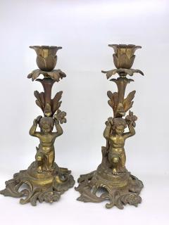 Starožitné francouzské bronzové šábesové cherubínské svícny