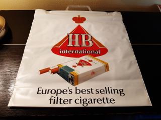 HB International - originální igelitová taška z Tuzexu (NENOŠENÁ)