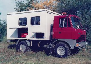 Roudnické strojírny a slévárny a.s. ROSS - podniková reklamní fotografie - 18*12 cm - typ vozidla viz fotografie - cca 1993 - SKŘÍŇOVÝ AUTOMOBIL