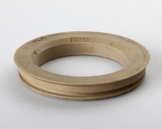 Centrovací kroužek 76,0 / 54,1 plast, béžová, přesah kužele 4mm (Vymezovací kroužky do kol)