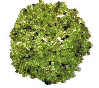 Olivín směs 100g , vel. 0,4-0,6cm (vel.cca 0,2-0,6cm,tromlovaný)