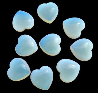 Opalit (měsíční kámen) - srdce hmatka (Vel. 4x4 cm)
