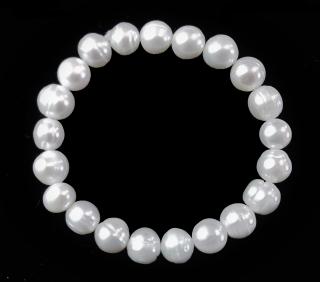 Říční perly náramek bílý, kuličky větší 0,9 cm (Cca 0,9-1 cm, obvod cca 18 cm)