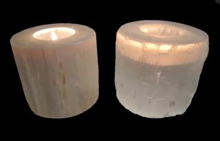 Selenit bílý svícen na čajovou svíčku  (Vel. cca 7x8 cm)
