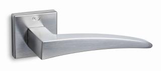 Cobra Kování 775 (chrom mat) Provedení: WC - klika/klika s otvorem pro WC, koupelna