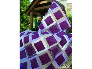 Fialová patchworková deka