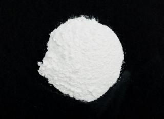 Hliník-di/tri-stearát (bílý, voskový prášek)