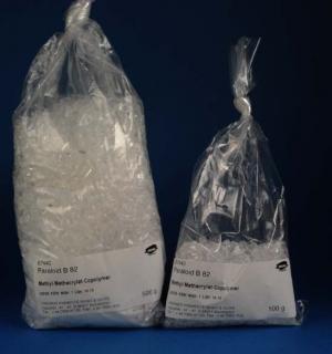 Paraloid™ B-82 (methyl-methakrylát-kopolymer)