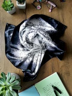 KSD-art saténový šátek černobílý Velikost: 92 x 92 cm