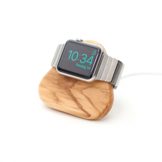 Dřevěný stojánek na Apple watch - Olive wood