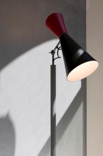 Stojací lampa Parliament Barva:: černo - červená