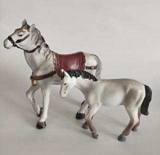 Kůň 11,5 a hříbě 7 cm - sada figurek do betlému
