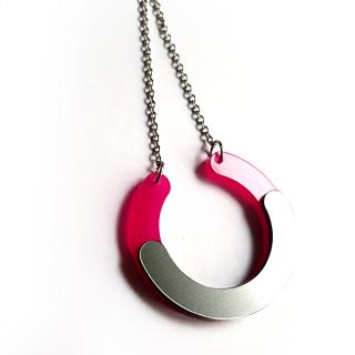 OPEN CIRCLE náhrdelník magenta (sytě růžová / stříbrná)