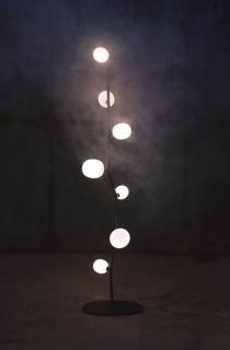 Brokis Ivy Floor skleněná stojací lampa Barva: Bílá, Barva kování: Antracit