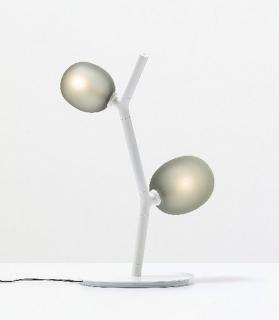Brokis Ivy Table skleněná stolní lampa Barva: Kouřová, Barva kování: Bílá