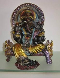 Soška Ganesha na trůnu 20 cm
