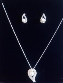 Souprava perlového náhrdelníku a náušnic