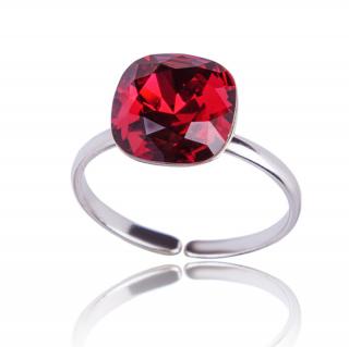 Stříbrný prsten s krystalem Square Scarlet (Stříbrný prsten s krystalem)