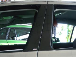 Kryty dveřních sloupků, černý lesklý "klavírlak" - Škoda Octavia II. Facelift Combi (Kryty dveřních sloupků pro Škoda Octavia II. Combi / RS Combi / Combi Facelift, 2005-2012)