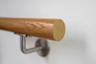 Dubové madlo kulaté Ø42 mm - odstín bezbarvý Délka madla: 4000mm, Zakončení madla: Polokulaté