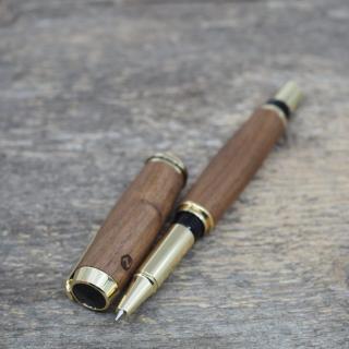 Dřevěné kuličkové pero Portland S - Americký ořech - zlaté