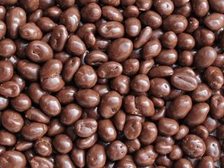 Arašídy v mléčné čokoládě balení: 5 kg