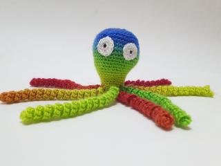 Háčkovaná hračka - Chobotnice Olívie