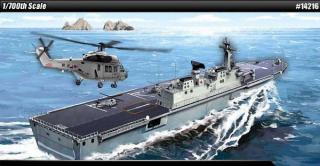 Model Kit loď 14216 - ROK NAVY DOKDO (LPH 6111) MCP (1:700) > 1:700